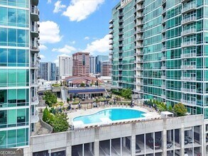 923 Peachtree St NE in Atlanta, GA - Foto de edificio - Building Photo