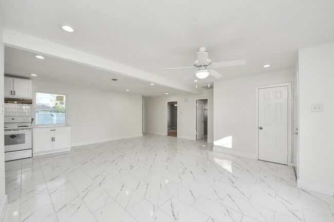 property at 2926 Knotty Oaks Trail