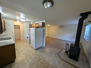 11384 Ogle Rd NE in Poulsbo, WA - Building Photo - Building Photo