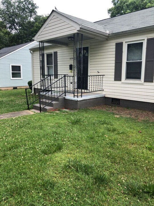 826 Bradley St in Rock Hill, SC - Building Photo