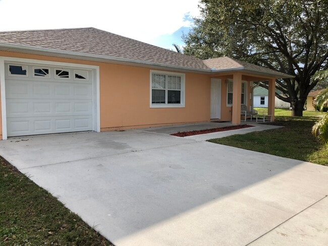 381 Del Monte Rd in Sebastian, FL - Building Photo - Building Photo