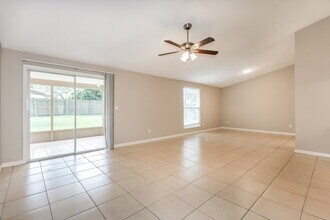 719 Herlong Ct in Brandon, FL - Foto de edificio - Building Photo