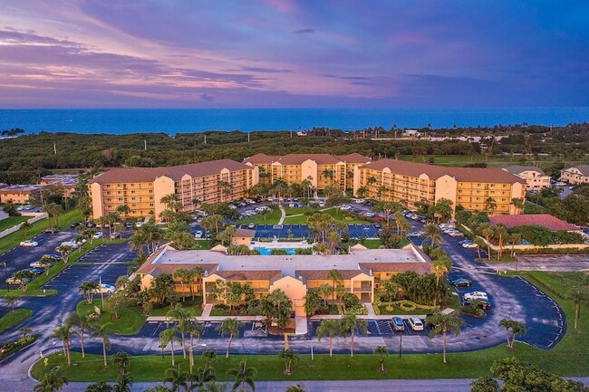 275 Palm Ave, Unit 402 in Jupiter, FL - Building Photo - Building Photo