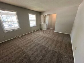 11808 Smalley Ave in Kansas City, MO - Building Photo - Building Photo