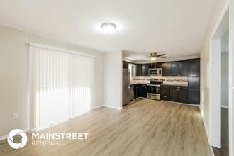 13113 E 44th Terrace S in Independence, MO - Foto de edificio - Building Photo