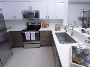 601 NE 39th St in Miami, FL - Building Photo - Building Photo