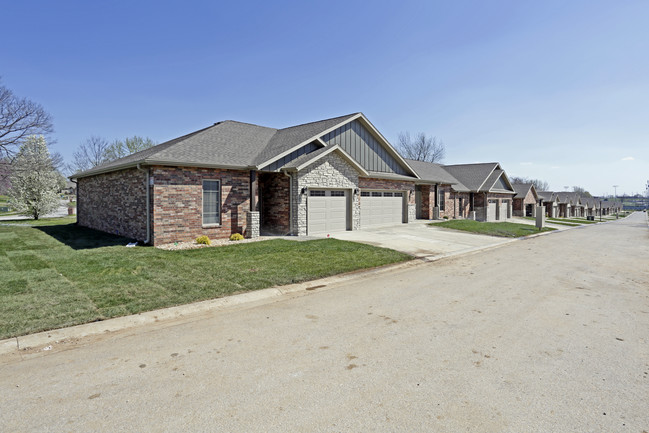 Emerald Villas in Springfield, MO - Building Photo - Building Photo