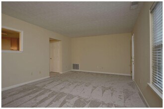79 Forest Hill Dr in Frankfort, KY - Building Photo - Building Photo