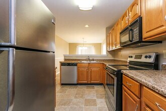 10802 Washington Bay Dr in Fishers, IN - Building Photo - Building Photo