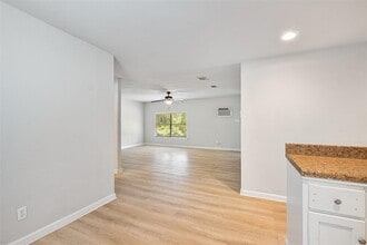 143 Old Piney Trail in Paige, TX - Building Photo - Building Photo