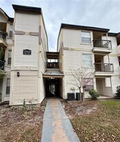 1940 Lake Atriums Cir in Orlando, FL - Building Photo