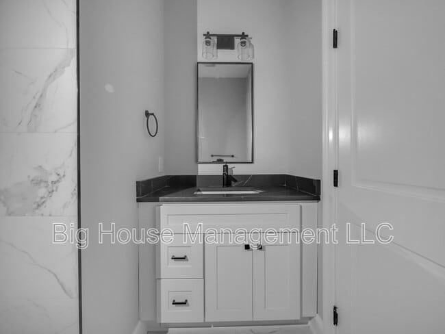 property at 707 Druid Park Lake Dr