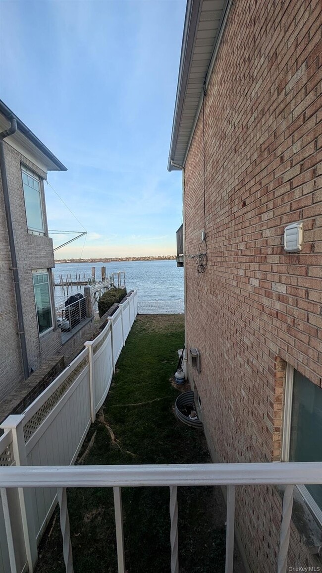 150-95 Powells Cove Blvd in Queens, NY - Building Photo - Building Photo