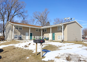 7000 SW 9th St in Des Moines, IA - Building Photo