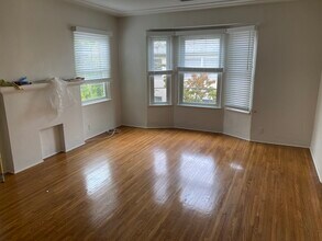 449 San Vicente Blvd, Unit 4 in Santa Monica, CA - Foto de edificio - Building Photo