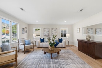 274 W Laurel Ave in Sierra Madre, CA - Foto de edificio - Building Photo