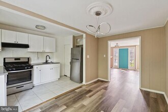 358 E Upsal St in Philadelphia, PA - Building Photo - Building Photo