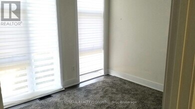 48 Crestridge Dr in Vaughan, ON - Building Photo - Building Photo