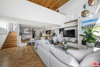 303 Windward Ave in Los Angeles, CA - Building Photo - Building Photo