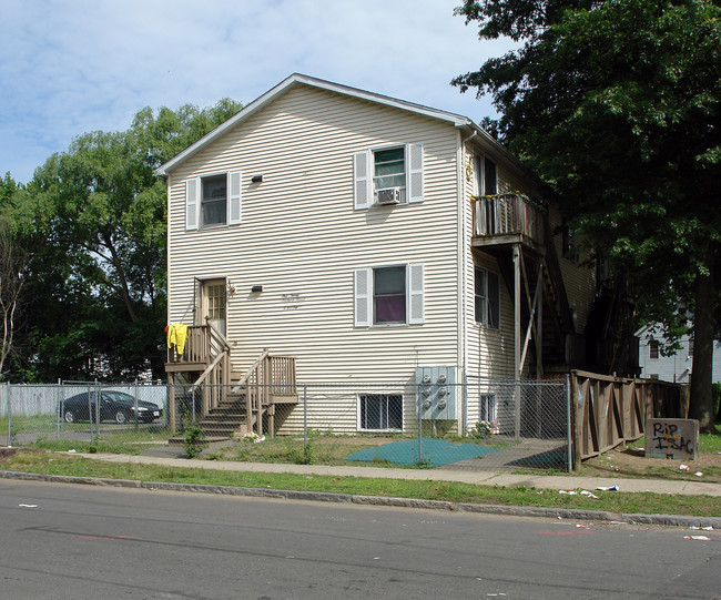 120 Orchard St in Springfield, MA - Foto de edificio - Building Photo