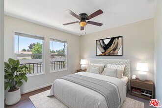 4821 Topanga Canyon Blvd in Los Angeles, CA - Building Photo - Building Photo
