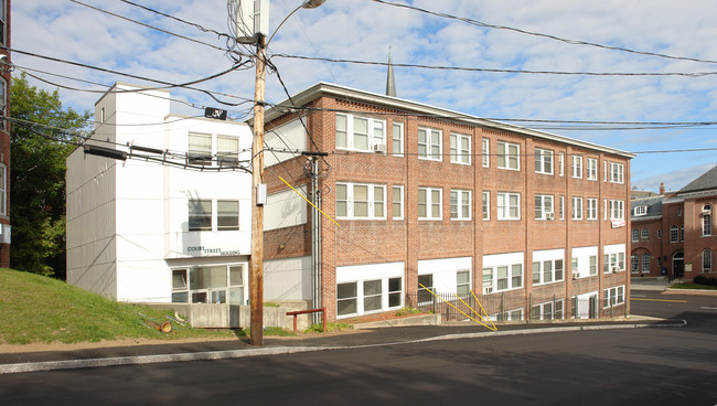 Court Street Apartments in Auburn, ME - Foto de edificio - Building Photo