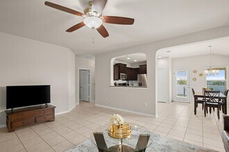 18321 Bandelier Dr in Pflugerville, TX - Building Photo - Building Photo