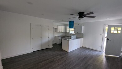 7613 Shotwell St in Houston, TX - Building Photo - Building Photo