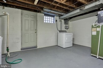 1608 Inverness Ave in Baltimore, MD - Foto de edificio - Building Photo