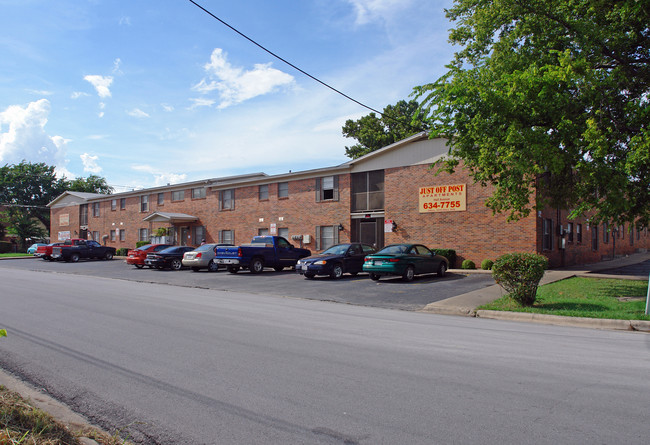 Just Off Post Apartments in Killeen, TX - Building Photo - Building Photo