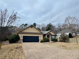 32 Tanyard Dr in Bella Vista, AR - Building Photo