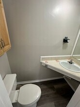 6596 Poplar Woods Cir S in Germantown, TN - Foto de edificio - Building Photo