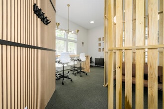 Carriage Place at Lake Chesterfield in Grover, MO - Building Photo - Building Photo