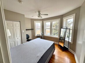 2419 N Oak Park Ave in Chicago, IL - Foto de edificio - Building Photo