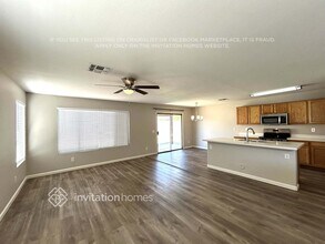 10378 W Piccadilly Rd in Avondale, AZ - Foto de edificio - Building Photo