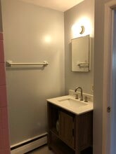 4220 S Vermont Ct in St. Francis, WI - Building Photo - Building Photo