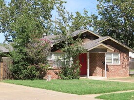 2702 22nd St in Lubbock, TX - Building Photo