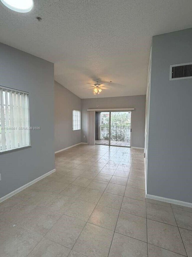 2113 Renaissance Blvd, Unit 202 in Miramar, FL - Building Photo - Building Photo