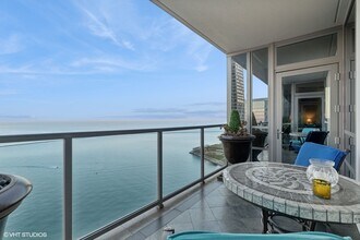 600 N Lake Shore Dr in Chicago, IL - Building Photo - Building Photo