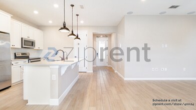 1709 Hilltop Dr in Dundee, FL - Building Photo - Building Photo