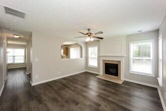 4130 Rockhill Ct in Union City, GA - Foto de edificio - Building Photo