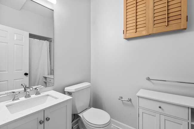 property at 2725 Magnolia St