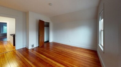 70 Hudson St, Unit 2 in Somerville, MA - Foto de edificio - Building Photo