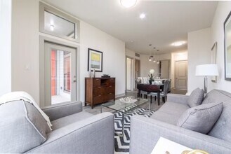 2899 Louisiana St in Houston, TX - Building Photo - Building Photo