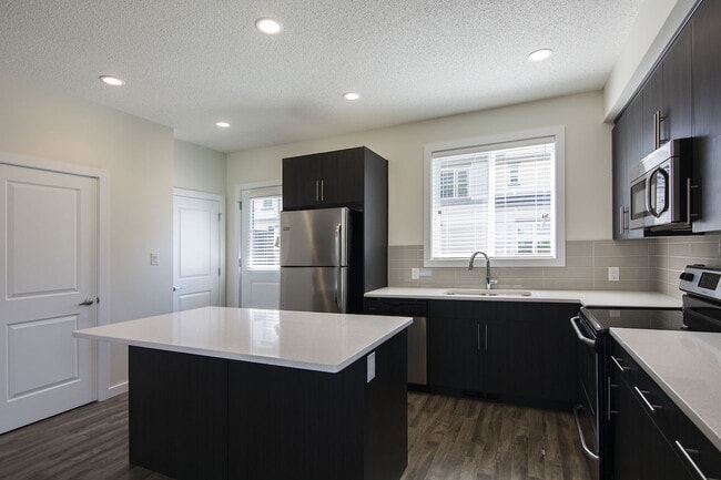 property at 655-655 Watt Blvd SW