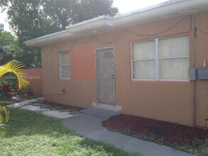 1480 NW 51st St in Miami, FL - Building Photo - Building Photo