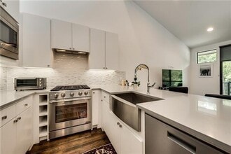 2222 N Prairie Ave in Dallas, TX - Building Photo - Building Photo