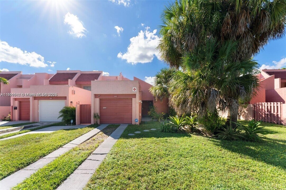 1649 NW 56th Terrace in Lauderhill, FL - Building Photo