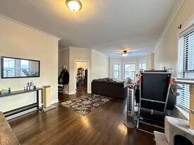 842 W Waveland Ave, Unit J09P in Chicago, IL - Building Photo