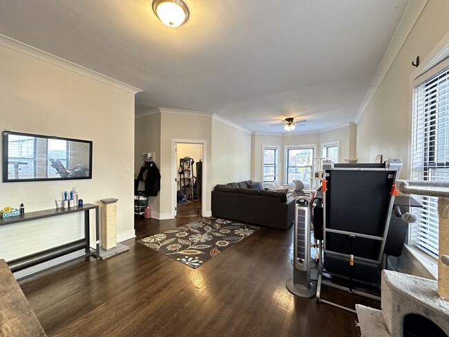 842 W Waveland Ave, Unit J09P